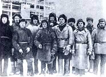 Первая молодёжная бригада строителей Новотрубного завода.