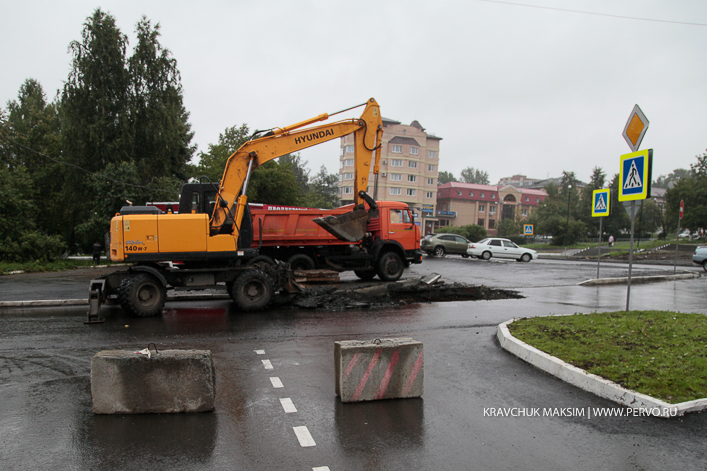 В Первоуральске дорожники восстановят и водоснабжение, и дорогу В Первоуральске дорожники восстановят и водоснабжение, и дорогу