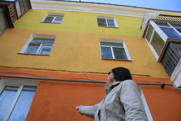 Жители Первоуральска удивлены, что капремонты превращаются в строительный стриптиз