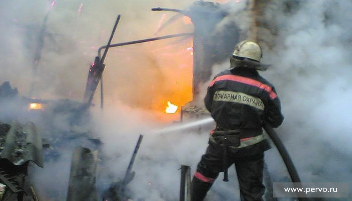 В Первоуральске два человека погибли в огне В Первоуральске два человека погибли в огне