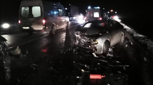 Под Первоуральском произошло лобовое столкновение двух авто, пострадали пять человек