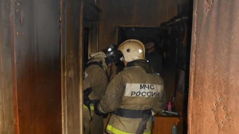 Ночью в Первоуральске на проспекта Ильича горела квартира