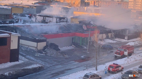 Причиной крупного пожара в Первоуральске мог стать поджог