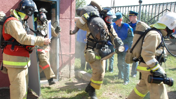 Пожарная команда из Первоуральска принимает участие в областных соревнованиях