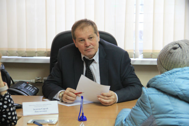Замминистра здравоохранения Сергей Золотов провел в Первоуральске прием граждан