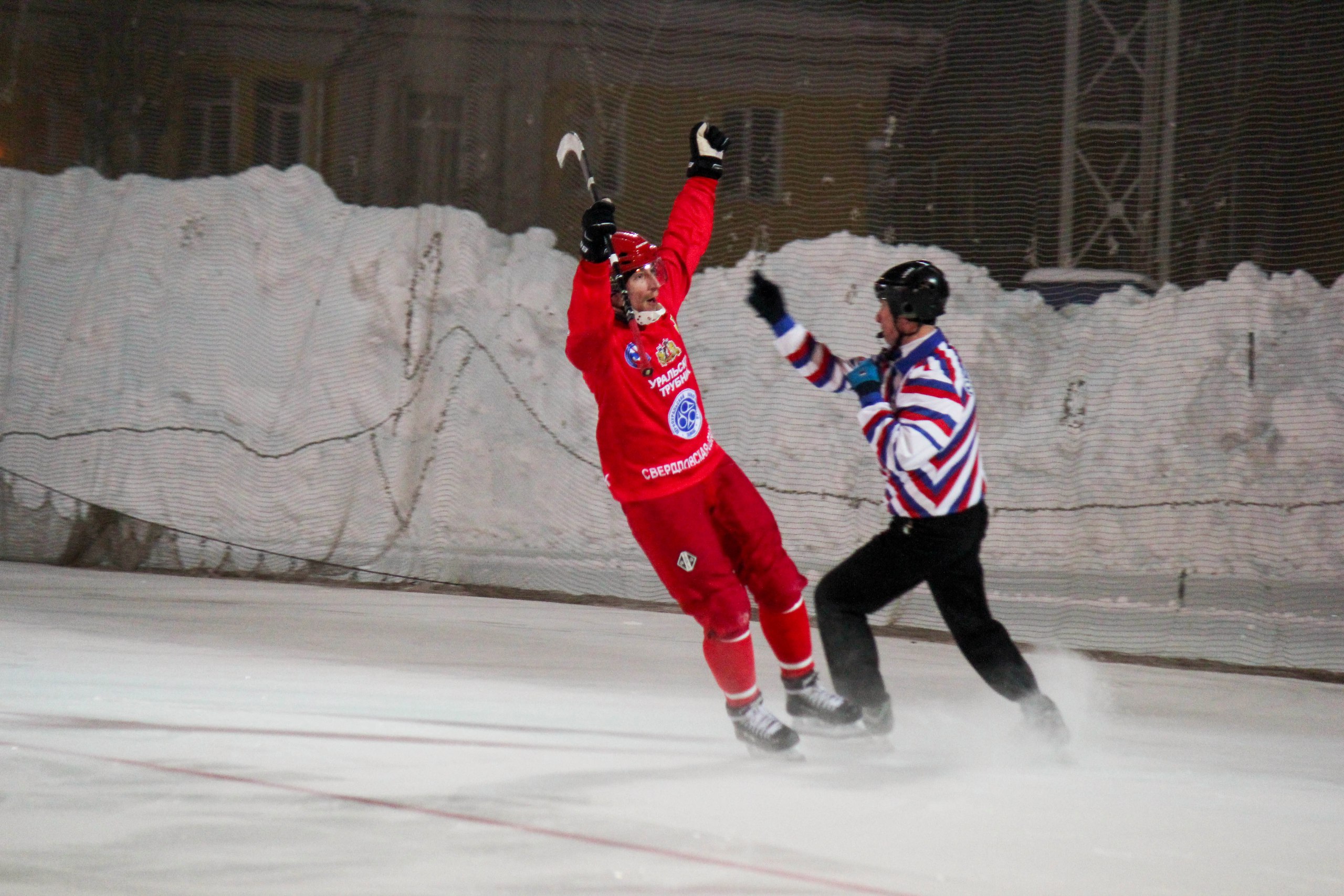 Хоккеисты «Уральского трубника» на своём льду взяли верх над динамовцами Казани
