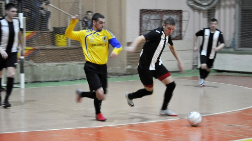 «Высшая лига» по мини-футболу стартовала в Первоуральске