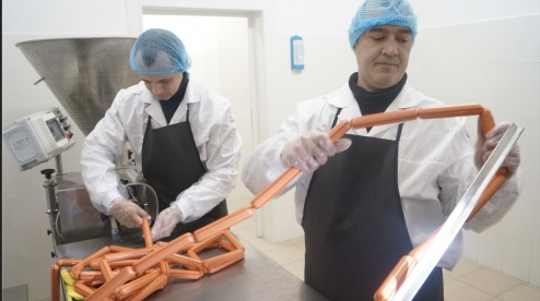 Первоуральская колония планирует поставлять мясные сосиски и колбасы по всей России