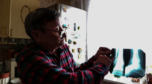 Пенсионер, сломавший ногу на территории ПНТЗ, требует полмиллиона рублей от завода