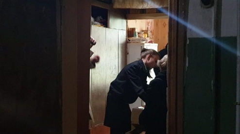 Жительницу Первоуральска принудительно переселяют в «дом с плесенью»
