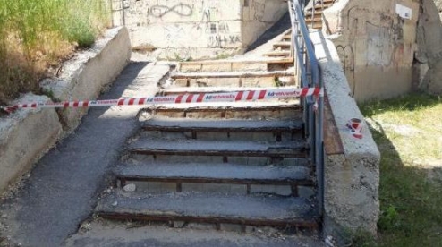 В Первоуральске приступили к реконструкции лестничных спусков