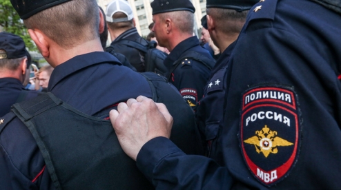 Бизнесмены втянули в разборки силовиков. 2 опера из Первоуральска арестованы