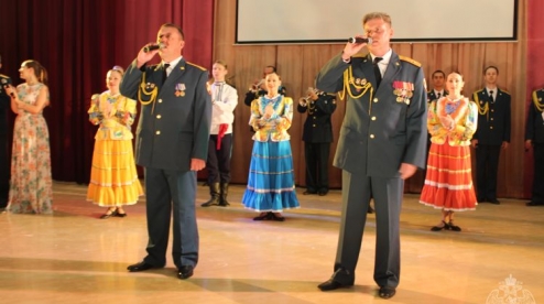 Ансамбль песни и пляски Уральского округа войск национальной гвардии порадовал первоуральцев красочными выступлениями