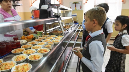 Первоуральске школы не получат денег на горячее питание