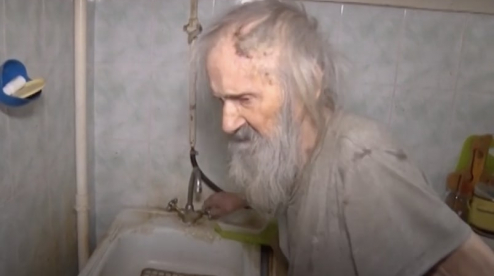 90-летний первоуралец стал отшельником в своей квартире