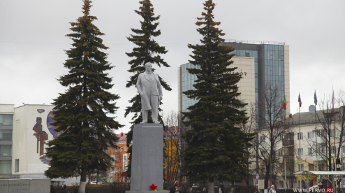 Режим самоизоляции не помешал первоуральцам почтить память Ленина