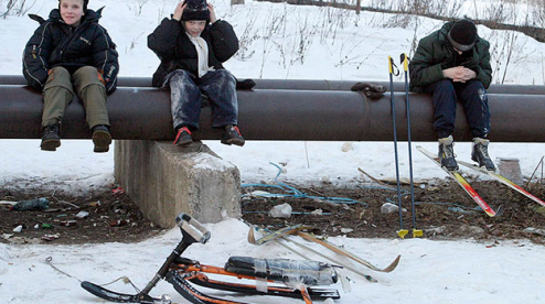 СК в Екатеринбурге проверит информацию о детях, живущих на теплотрассе