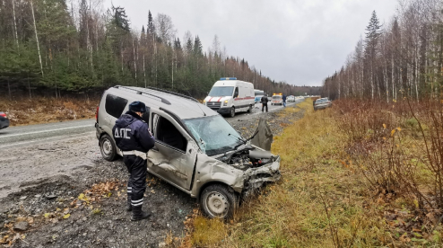 На трассе под Первоуральском в ДТП пострадали трое детей