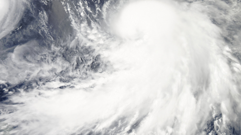 Над Филиппинами бушует тайфун «Молаве»