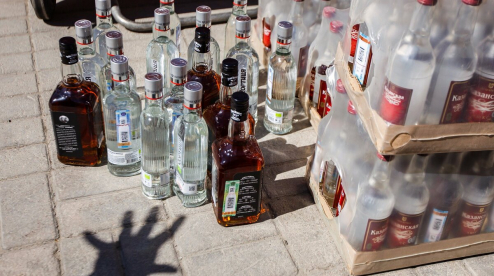Жителей Первоуральска просят сообщать о точках сбыта суррогатного алкоголя