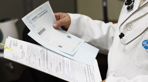 Губернатор призвал работодателей не требовать от заболевших сотрудников больничные на бумаге