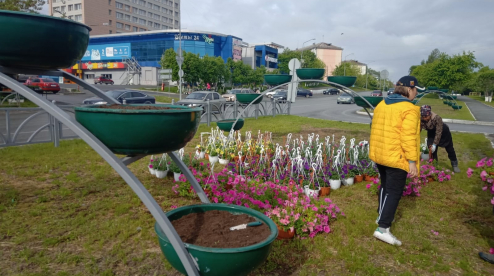 В Первоуральске на высадку цветов выделено почти 800 тысяч рублей