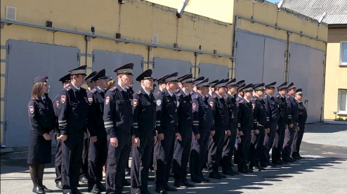 Сотрудники ГИБДД Первоуральска получили новые звания