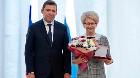 Директор лицея получила Знак отличия за заслуги перед Свердловской областью III степени